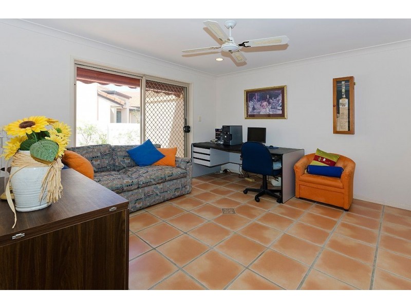 6 Meadowlake Drive, Carrara QLD 4211