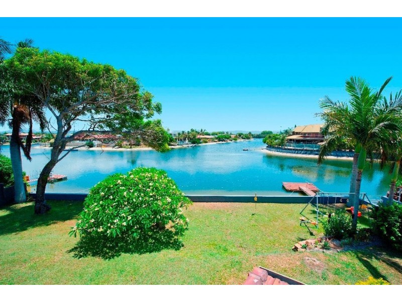 44 Markeri Street, Mermaid Waters QLD 4218