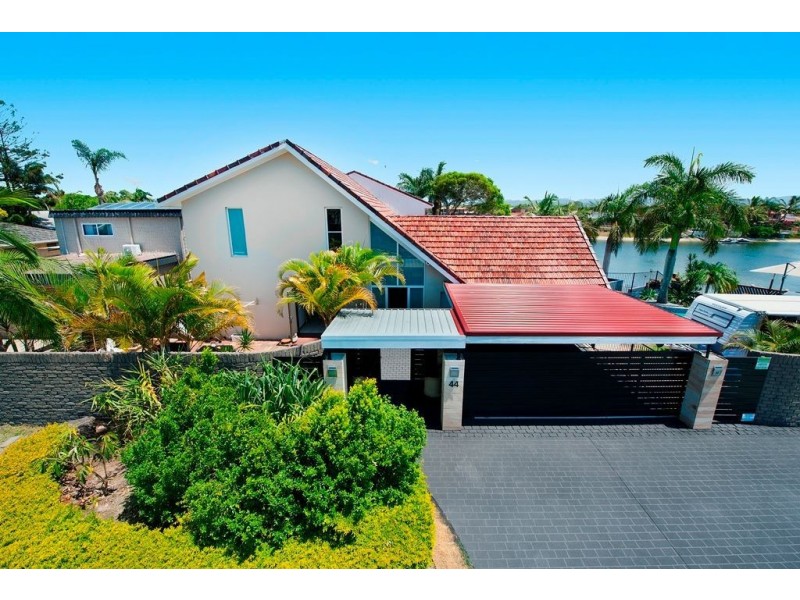 44 Markeri Street, Mermaid Waters QLD 4218