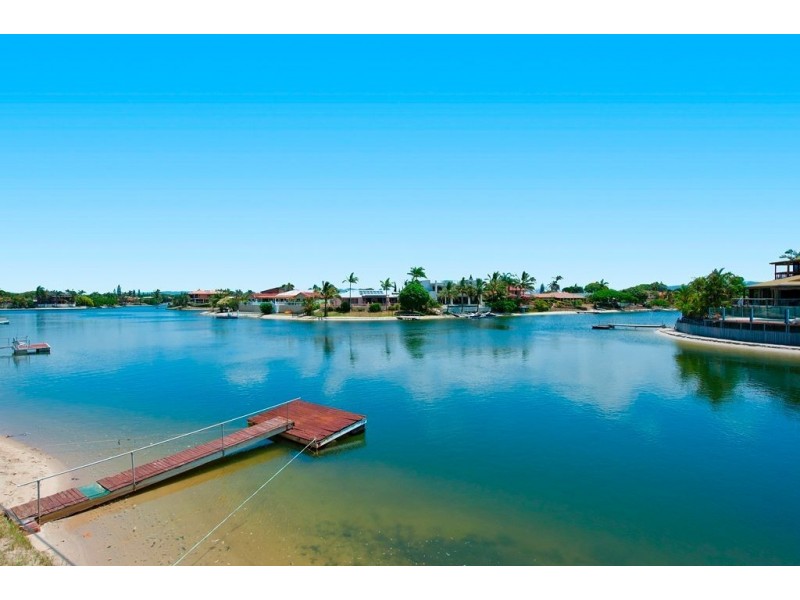 44 Markeri Street, Mermaid Waters QLD 4218