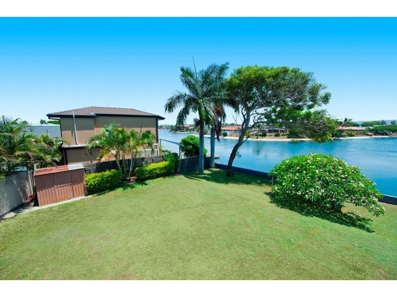44 Markeri Street, Mermaid Waters QLD 4218