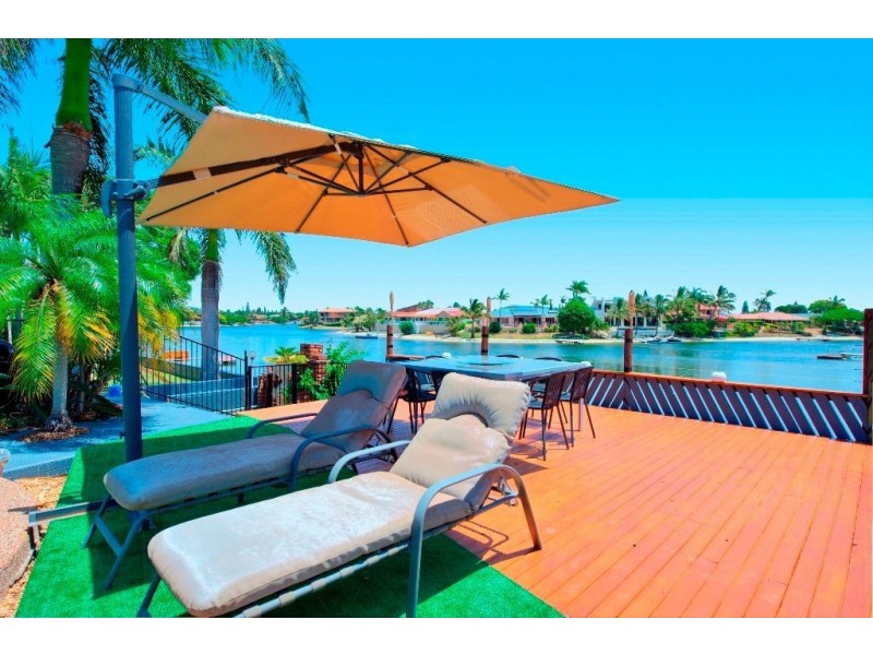 44 Markeri Street, Mermaid Waters QLD 4218