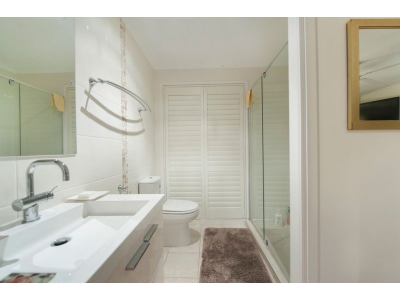 21 Karema Crescent, Runaway Bay QLD 4216