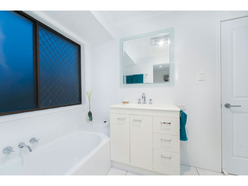 21 Karema Crescent, Runaway Bay QLD 4216