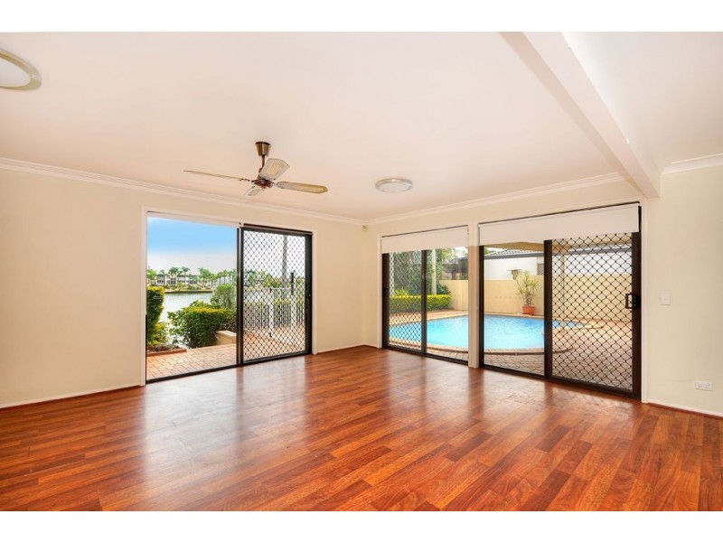 379 Rio Vista Blvd, Mermaid Waters QLD 4218