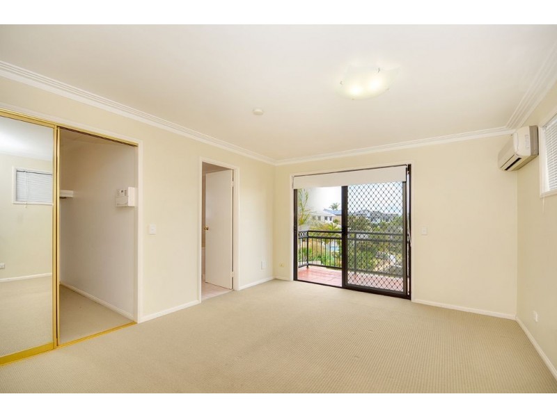 379 Rio Vista Blvd, Mermaid Waters QLD 4218