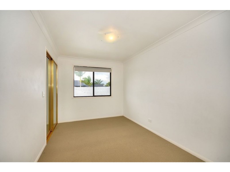 379 Rio Vista Blvd, Mermaid Waters QLD 4218