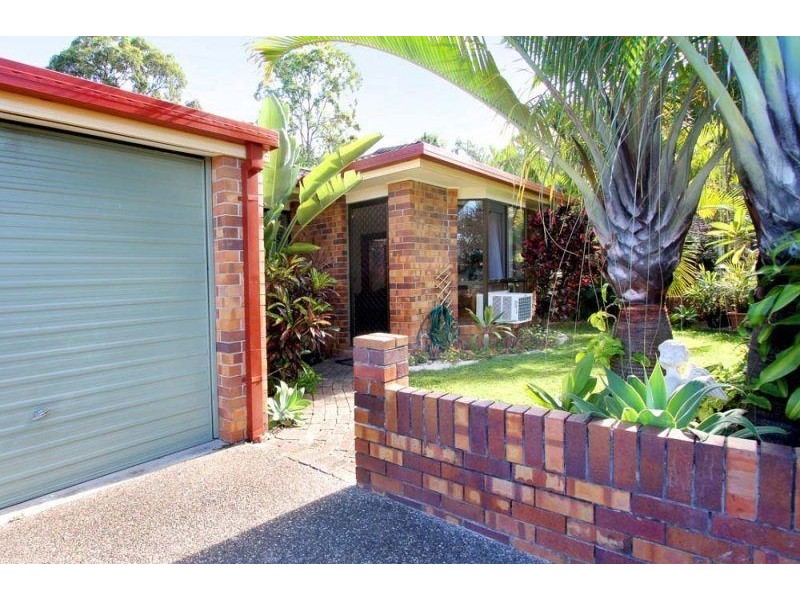 2/10 Woodgate Place, Paradise Point QLD 4216