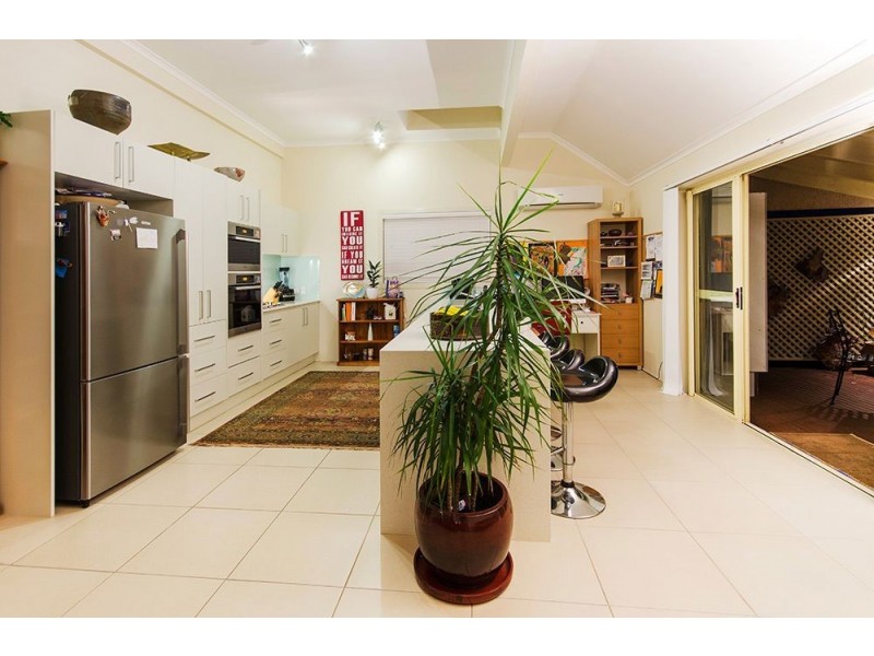38 Amethyst Court, Carrara QLD 4211