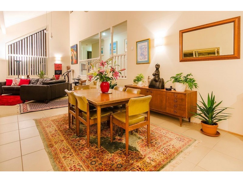 38 Amethyst Court, Carrara QLD 4211