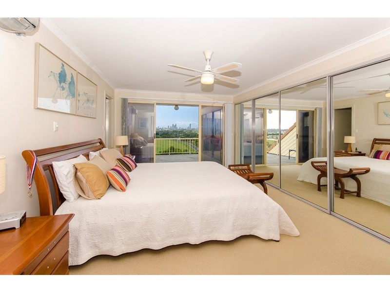 38 Amethyst Court, Carrara QLD 4211