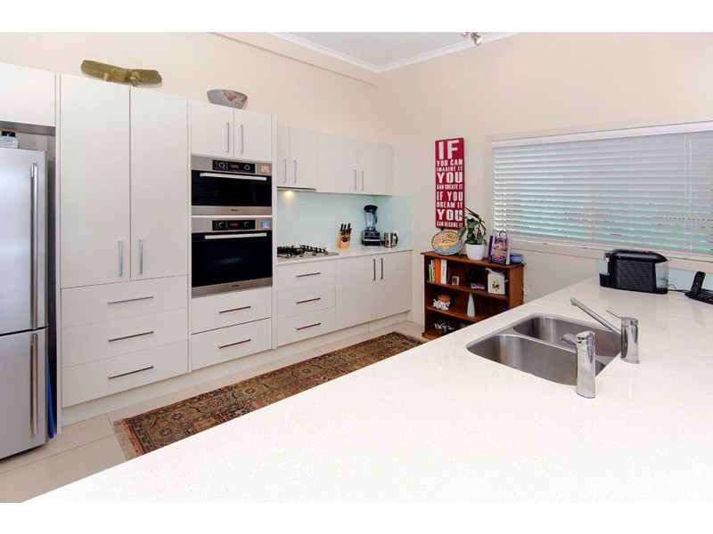 38 Amethyst Court, Carrara QLD 4211