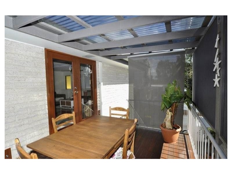 2/13 Errol Avenue, Paradise Point QLD 4216