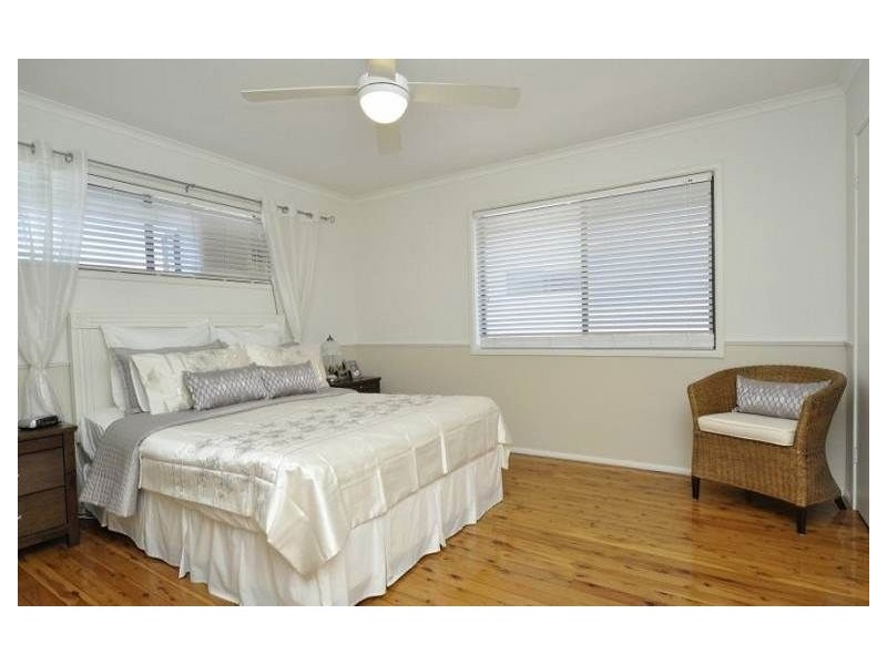 2/13 Errol Avenue, Paradise Point QLD 4216