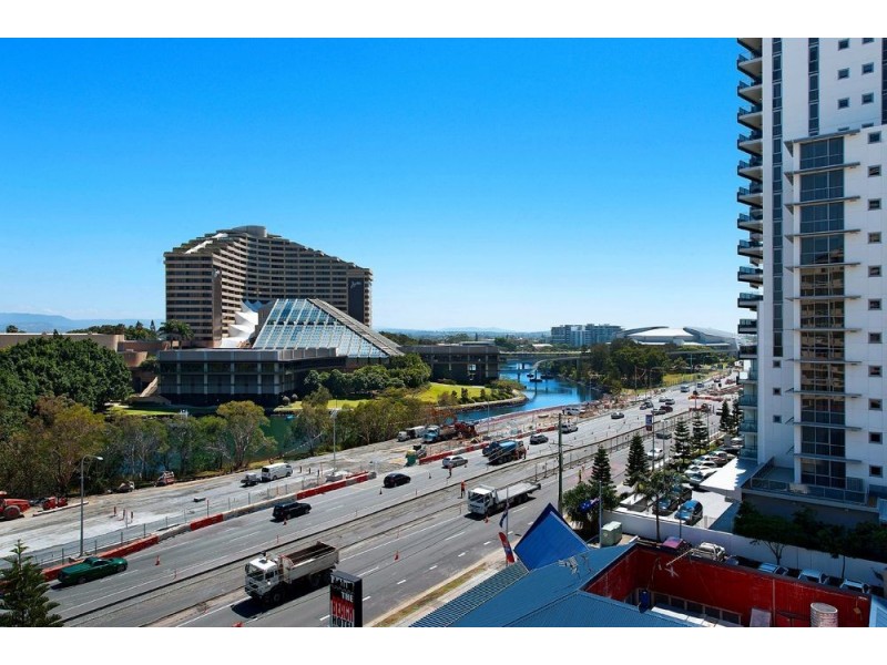 42 Surf Parade, Broadbeach QLD 4218