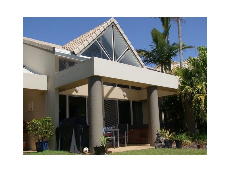 125 Santa Cruz Boulevard, Clear Island Waters QLD 4226