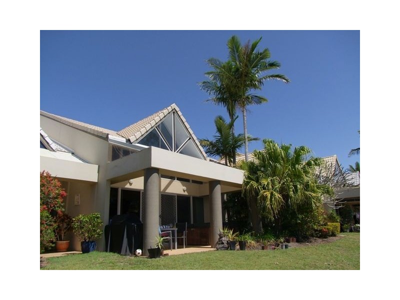 125 Santa Cruz Boulevard, Clear Island Waters QLD 4226