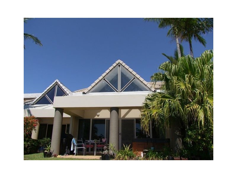 125 Santa Cruz Boulevard, Clear Island Waters QLD 4226