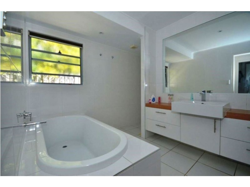 21 Arthur Street, Mermaid Beach QLD 4218