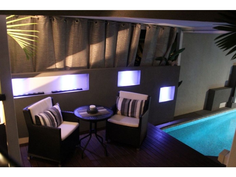 9 Solar Court, Benowa QLD 4217