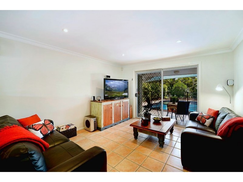 28 Compass Court, Mermaid Waters QLD 4218