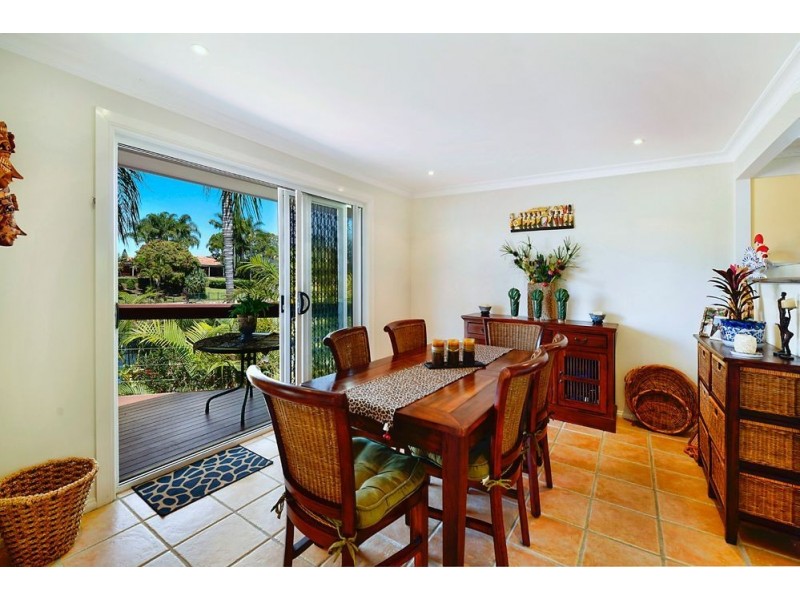 28 Compass Court, Mermaid Waters QLD 4218