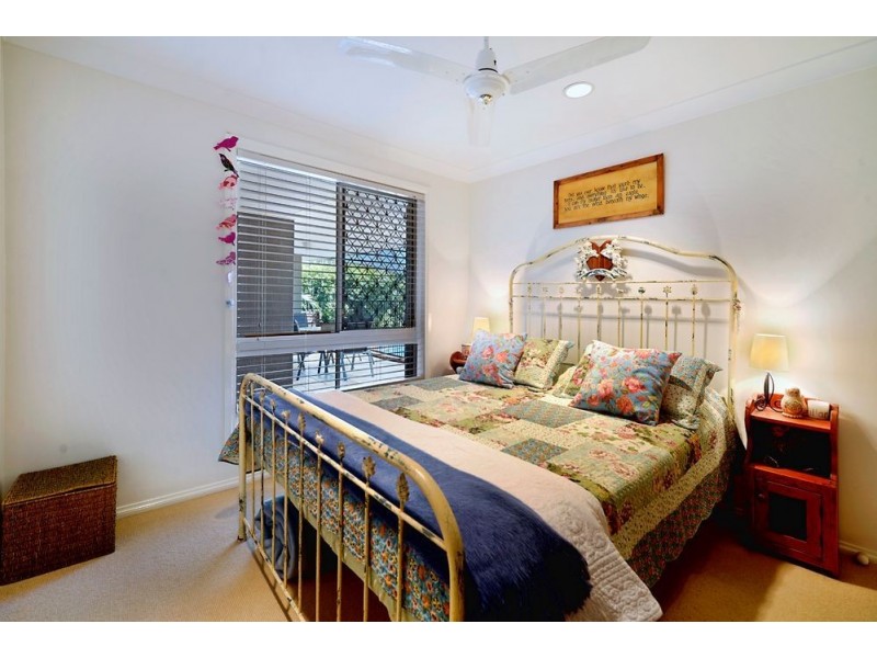 28 Compass Court, Mermaid Waters QLD 4218