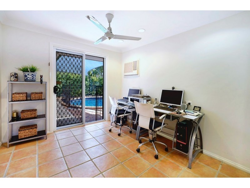 28 Compass Court, Mermaid Waters QLD 4218