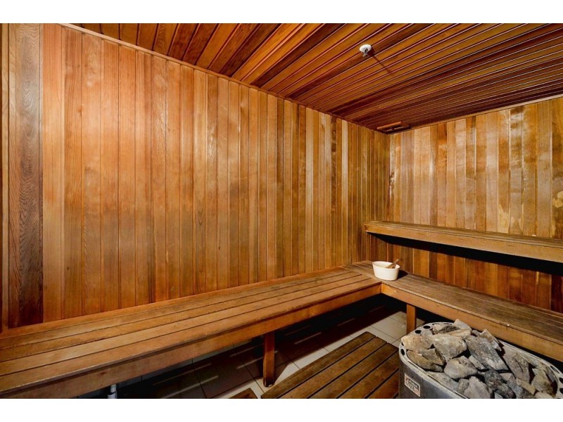 21 Cypress Avenue, Surfers Paradise QLD 4217