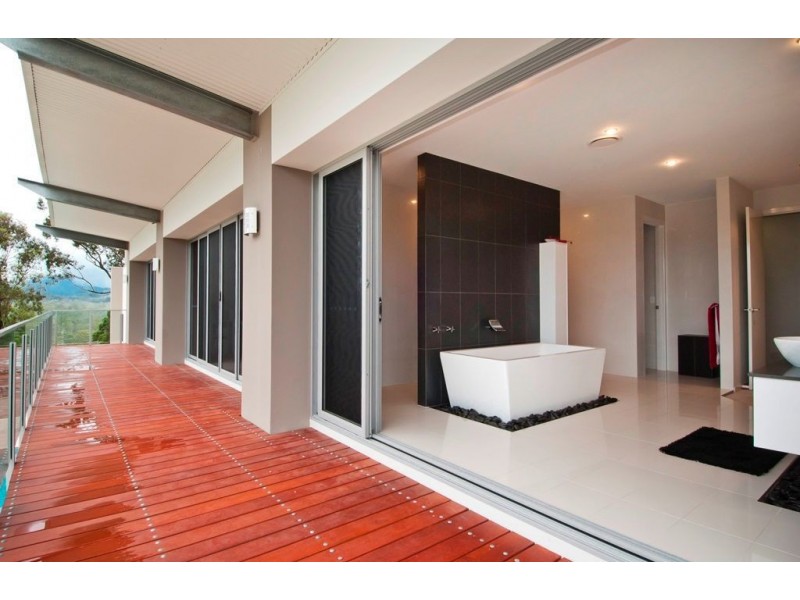 39 Piggotts Road, Guanaba QLD 4210