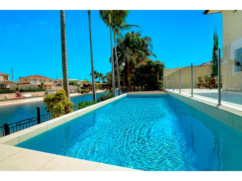 1 Lotus Key, Broadbeach Waters QLD 4218