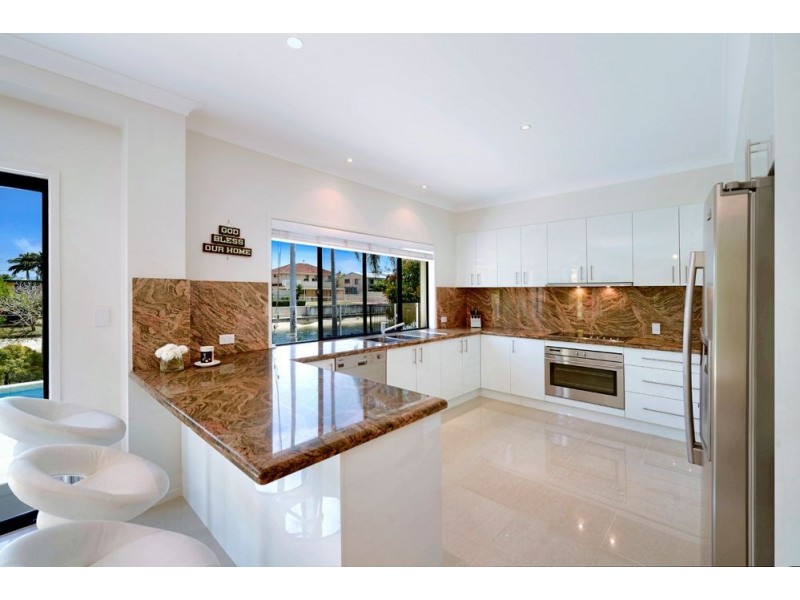 1 Lotus Key, Broadbeach Waters QLD 4218