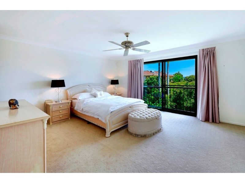 1 Lotus Key, Broadbeach Waters QLD 4218