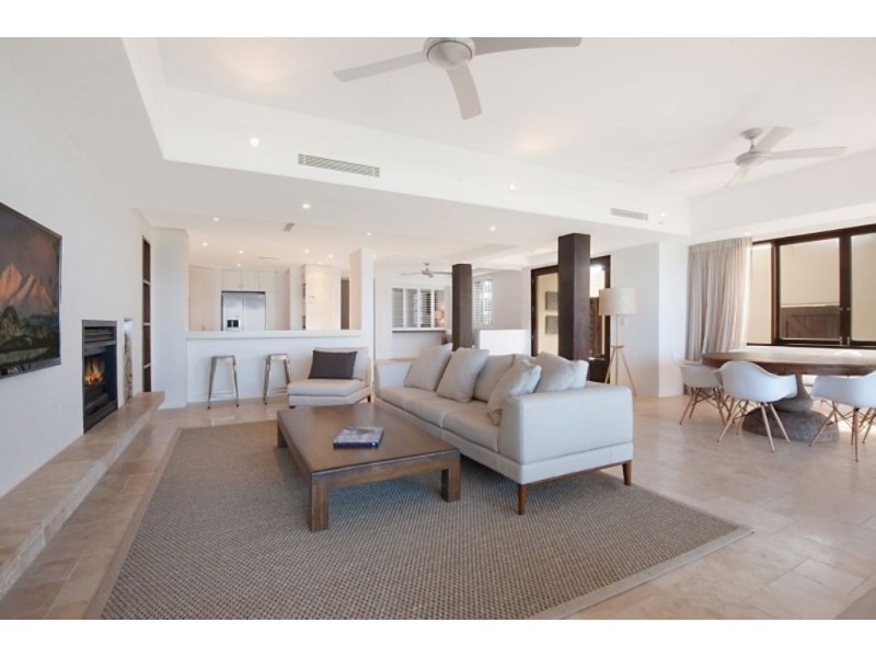 1/147 Hedges Avenue, Mermaid Beach QLD 4218