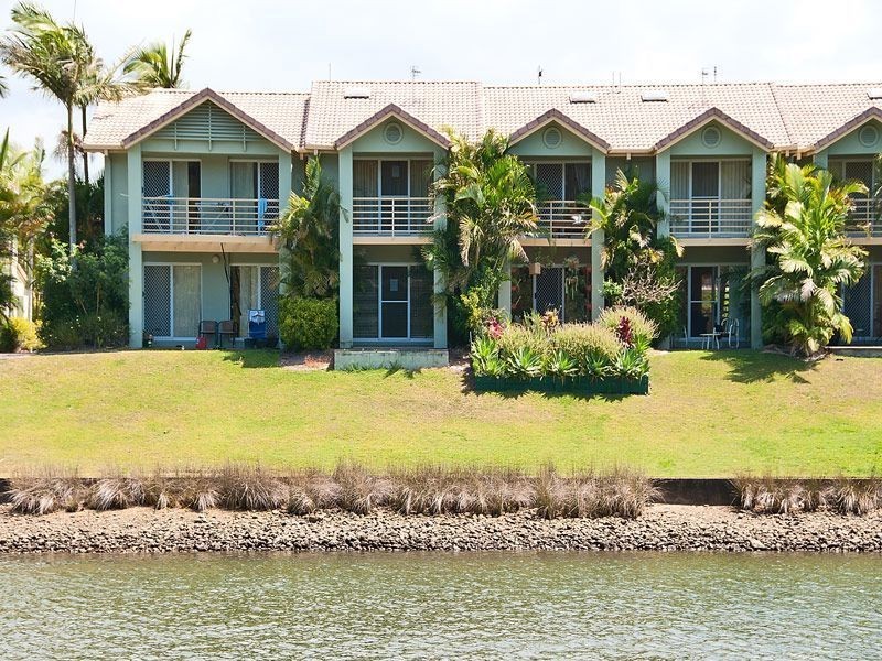 128/215 Cottesloe Drive, Mermaid Waters QLD 4218