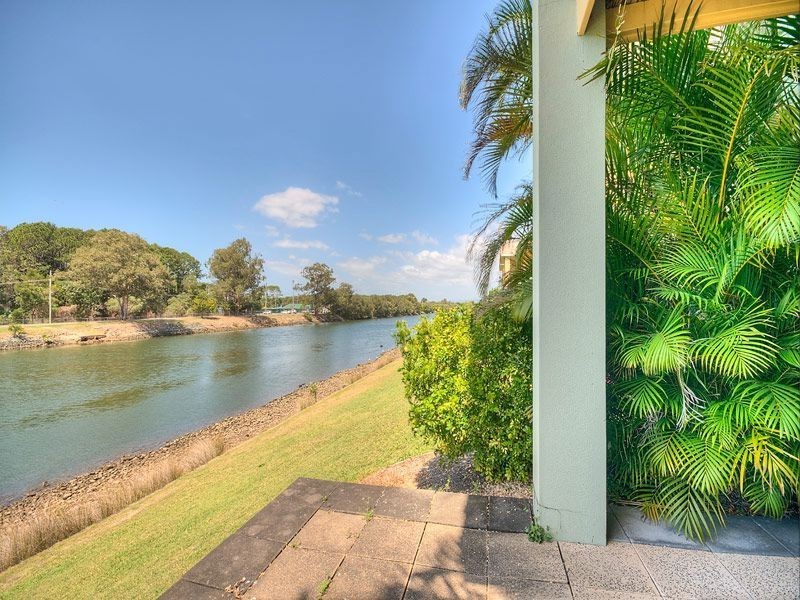 128/215 Cottesloe Drive, Mermaid Waters QLD 4218