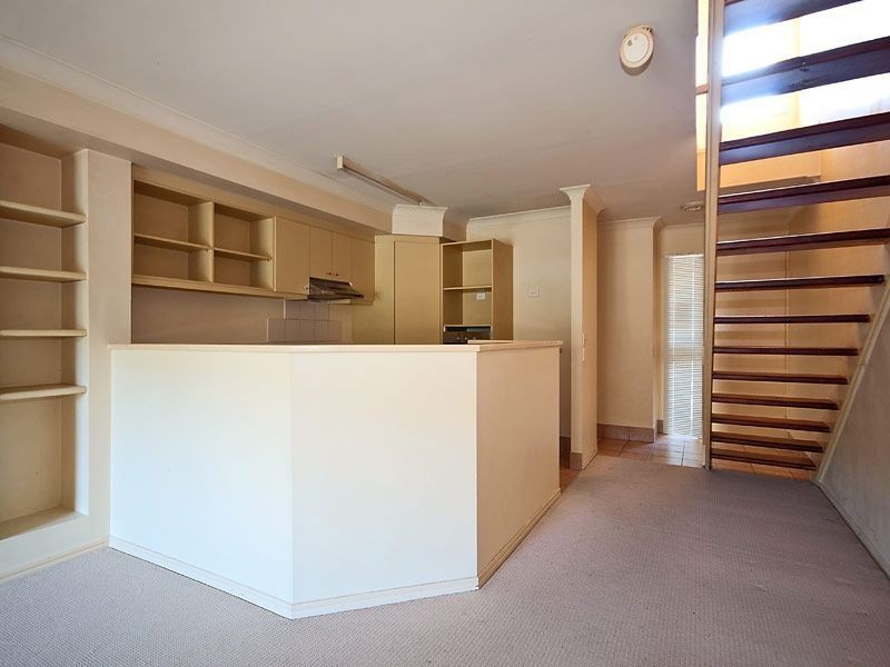 128/215 Cottesloe Drive, Mermaid Waters QLD 4218