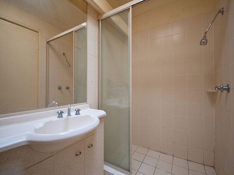 128/215 Cottesloe Drive, Mermaid Waters QLD 4218