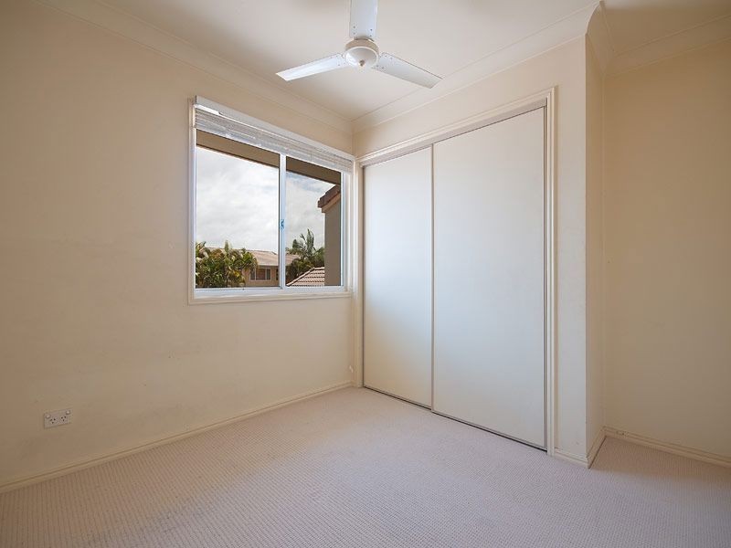 128/215 Cottesloe Drive, Mermaid Waters QLD 4218