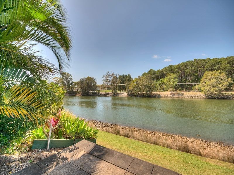 128/215 Cottesloe Drive, Mermaid Waters QLD 4218