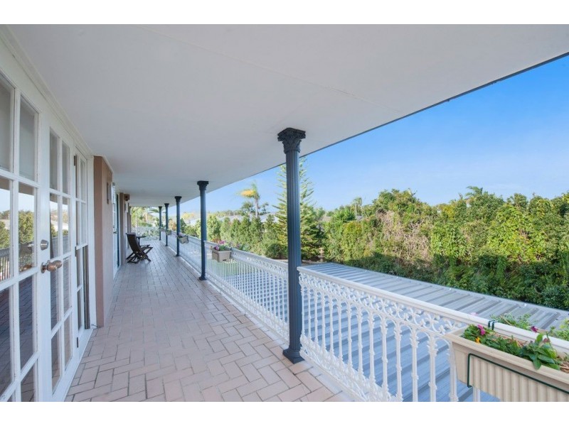 30 Karema Crescent, Runaway Bay QLD 4216