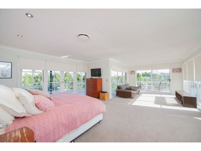 30 Karema Crescent, Runaway Bay QLD 4216