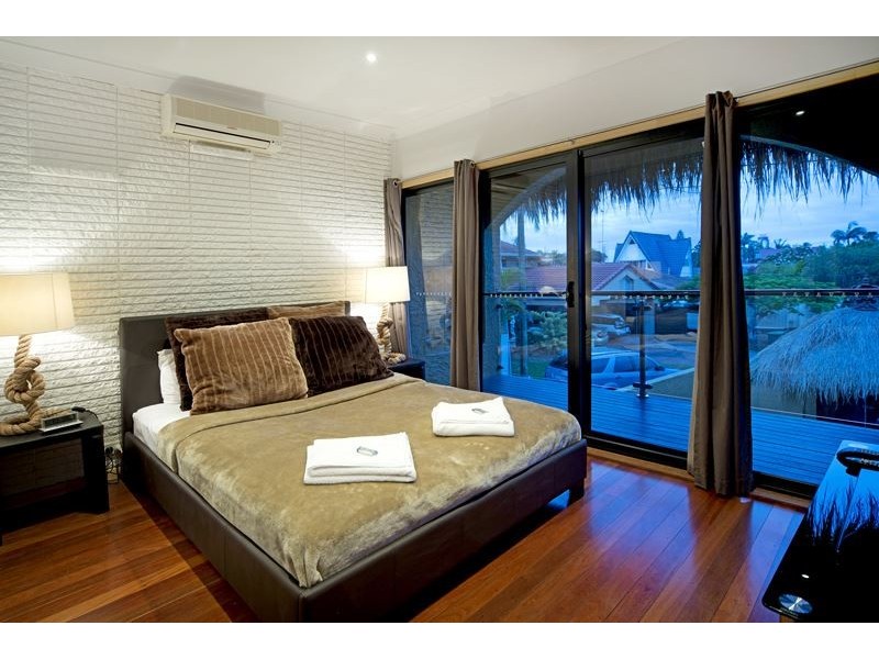 Broadbeach Waters QLD 4218