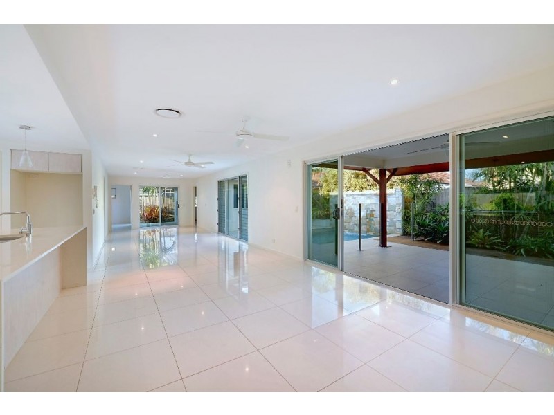 13 Scoter Avenue, Paradise Point QLD 4216