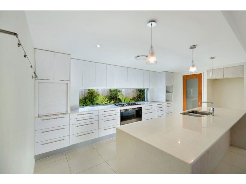 13 Scoter Avenue, Paradise Point QLD 4216