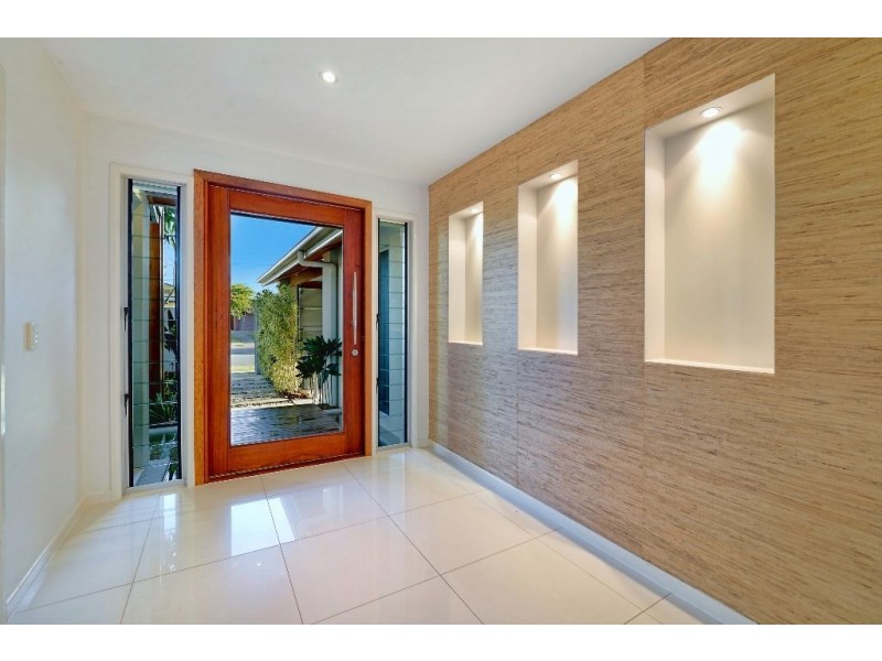 13 Scoter Avenue, Paradise Point QLD 4216