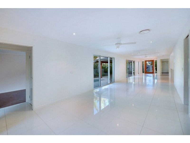 13 Scoter Avenue, Paradise Point QLD 4216