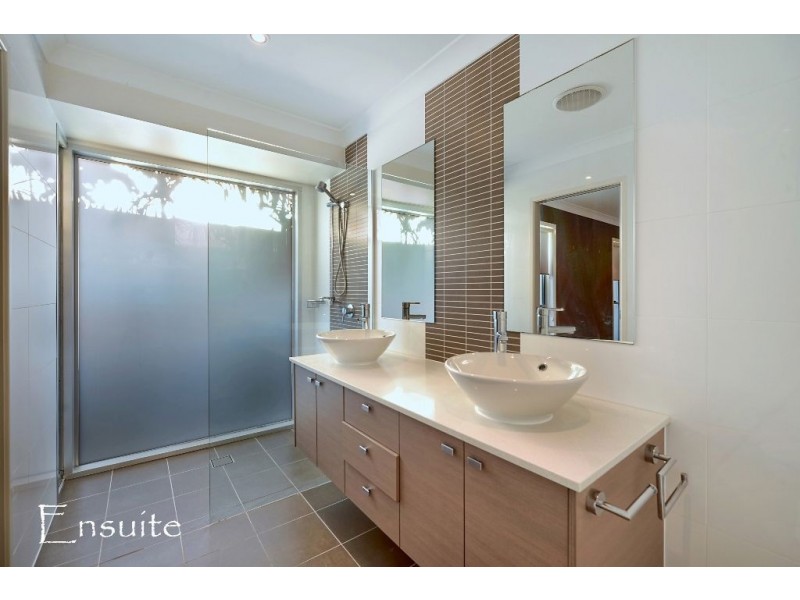 13 Scoter Avenue, Paradise Point QLD 4216