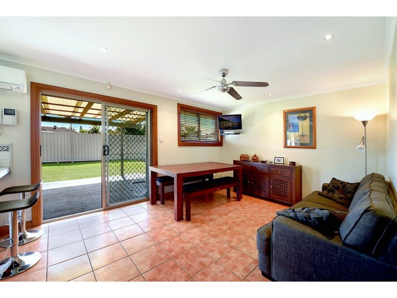 8 Rotorua Place, Clear Island Waters QLD 4226