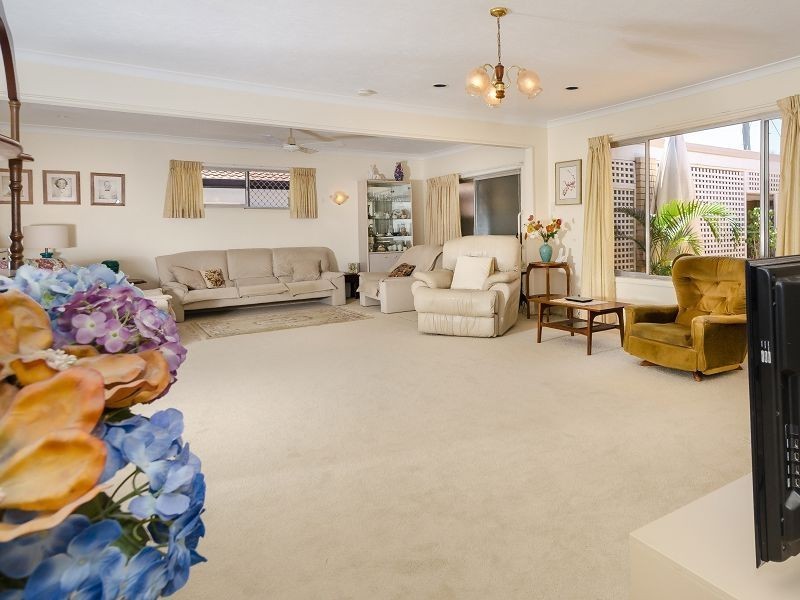 11 Key West, Broadbeach Waters QLD 4218